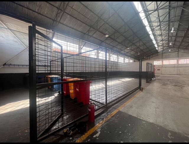 1,786M² FACTORY TO LET IN STEELEDALE